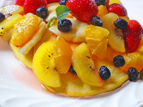 ごろごろフルーツソースのパンケーキ ごろごろフルーツソースのパンケーキ
