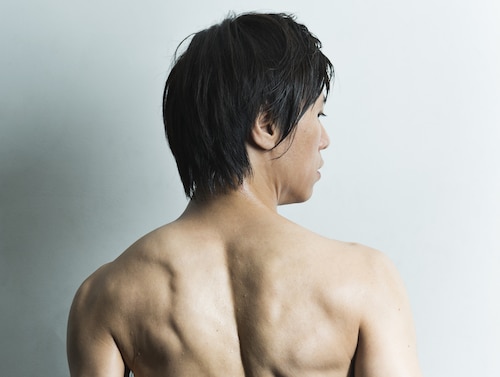 辛い肩こりを改善したい! 僧帽筋を鍛える筋トレ方法 辛い肩こりを改善したい! 僧帽筋を鍛える筋トレ方法