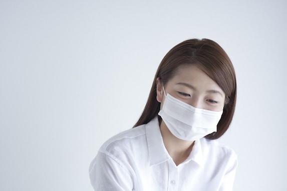 東京でインフルエンザ流行…「何℃から会社を休む論争」にみるマナー