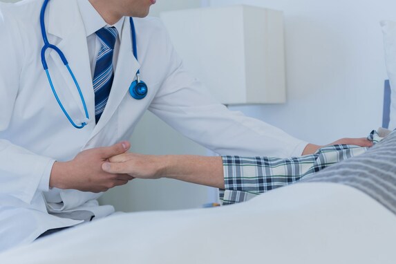 人生の最終段階を迎える患者を支えるために、必要なこととは？ 