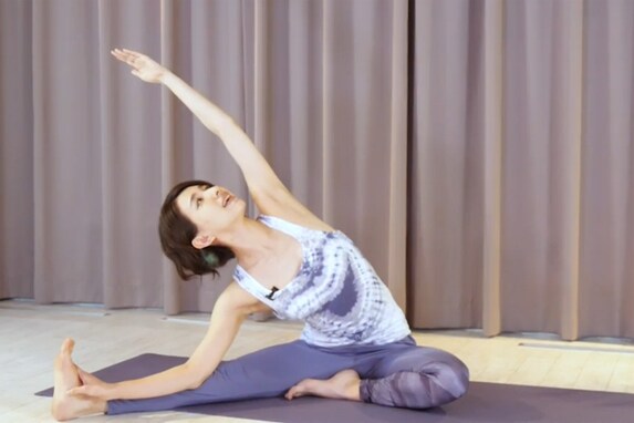 疲労でイライラするときに… 就寝前の「リラックスヨガ」でぐっすり