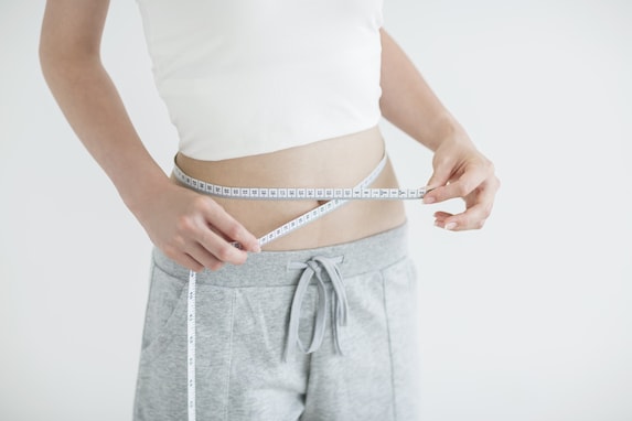 コロナ禍で「太った」人は約3割、年末年始は平均約2.3キロ増