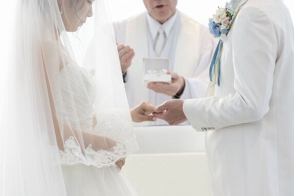 コロナ禍での結婚式事情……「結婚式予算を100万円以内に抑えたい」回答は3人に1人