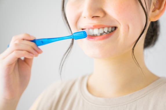 歯ブラシを1ヵ月に1回交換している人はどのくらい？ 3カ月以上買い換えない人は20%以上も!?