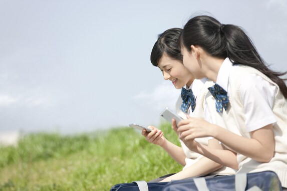 Z世代がマンガや「推し」に使うお金はどのくらい？ お小遣いを全力で使う10代も！