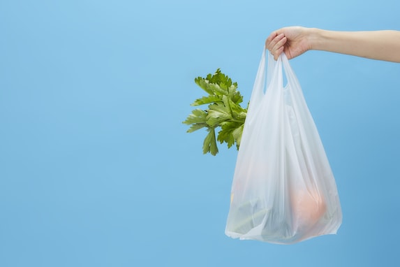 レジ袋有料化から1年……「レジ袋有料化施策」で過半数がライフスタイルに「変化があった」と回答