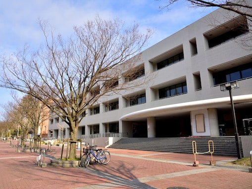 関西の高校生が選ぶ「志願したい大学（理系）」ランキング！ 3位「大阪市立大学」、2位「神戸大学」、1位は？