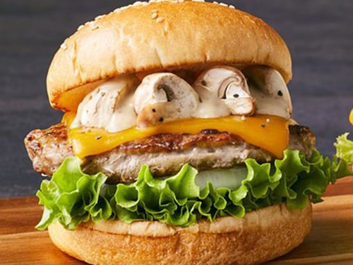 秋の味覚を贅沢に味わう「マッシュルームチーズバーガー」がフレッシュネスバーガーから登場！