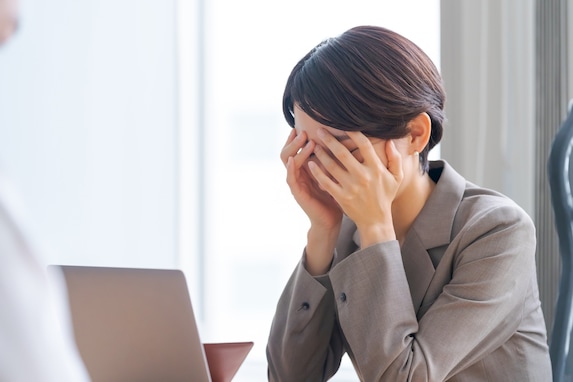 在職中の832人調査で判明したストレス要因ランキング！ 「労働時間」「ノルマ」を抑えた1位は？