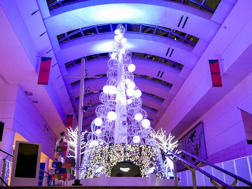 ホログラムの動物たちが踊り出すツリーがかわいい！ クイーンズスクエア横浜クリスマス2021スタート