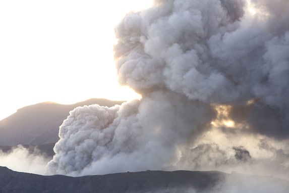 日本列島に活火山はいくつある？阿蘇山、海底火山、頻発する「噴火」への備え【気象予報士が解説】