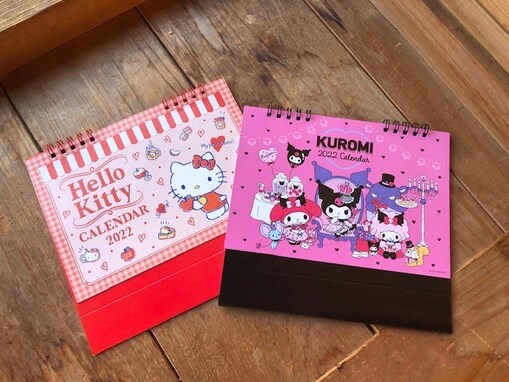 ダイソーで買えるサンリオカレンダーがかわいすぎる！ 「ハローキティ」「クロミ」、どちらがお好き？
