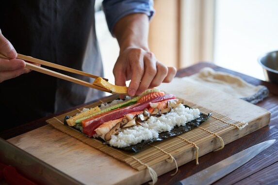 【2月3日は節分】「恵方巻に入れたい具」ランキング！ 2位は「卵焼き」、1位は……？ 