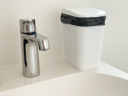 ダイソー「蓋付きロールゴミ袋用ゴミ箱」は超優秀！ 面倒くさがりやさんにおすすめしたい便利グッズ