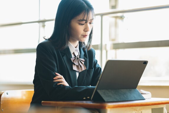 【女子高校生が選ぶ】興味のある政治の分野・政策！ 3位「教育」、2位「ジェンダー・LGBTQ＋」、1位は？