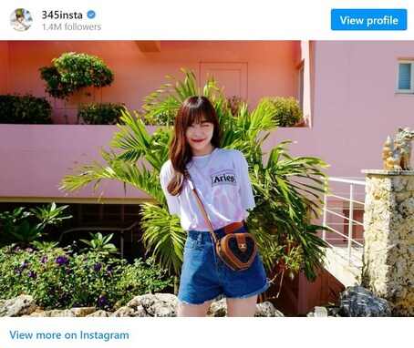 指原莉乃、太ももあらわなショートパンツ姿でウインク！ 「これからも神」「ラブアンドベリー並みにかわいい」