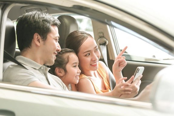 30代以下が「この夏、家族旅行で乗りたい国産車」ランキング！ 2位は日産の「セレナ」、1位の国産車は？