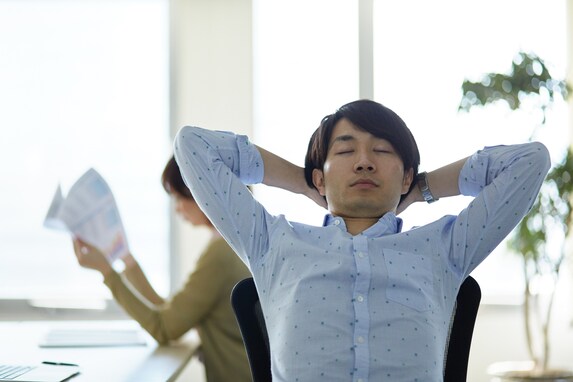 “飽きっぽい”人に向いている仕事ランキング！ 3位は「クリエイティブ系」、2位は「営業職」、1位は？