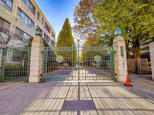 関東の高校生が選ぶ「おしゃれな大学」ランキング！ 3位 慶應義塾大、2位 お茶の水女子大、1位は？