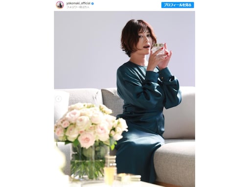 真木よう子、バラとの美しいショットに「バラより綺麗過ぎます」「薔薇が引き立て役!!」の声