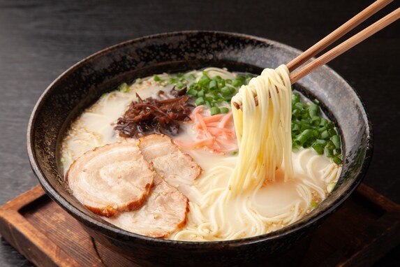 わざわざ現地まで食べに行きたい「ご当地ラーメン」！ 2位「博多ラーメン」に大差をつけた1位は？