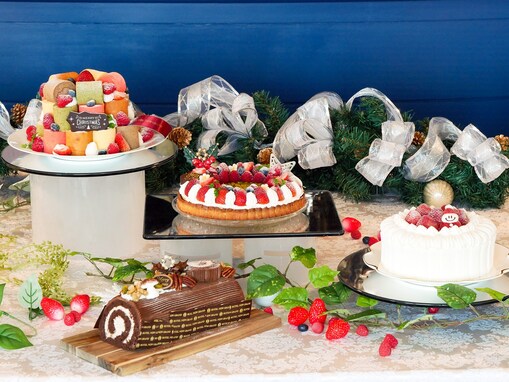 ホテルニューグランド2022年のクリスマスケーキは「Ribbon」がテーマ！ 5種のミニロールケーキがタワーに