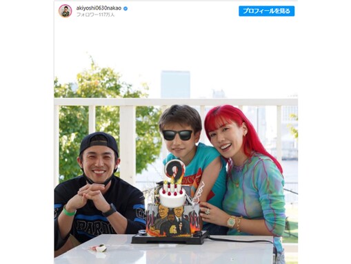 中尾明慶＆仲里依紗、イケメン息子9歳の誕生日で家族ショット！ 「海外のファミリーみたい」「パパに似てきたね」