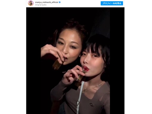 西内まりや、韓国の人気歌手キム・ヒョナとの美女ツーショット！ 「この2人は激アツ」「ワルそうな顔w」