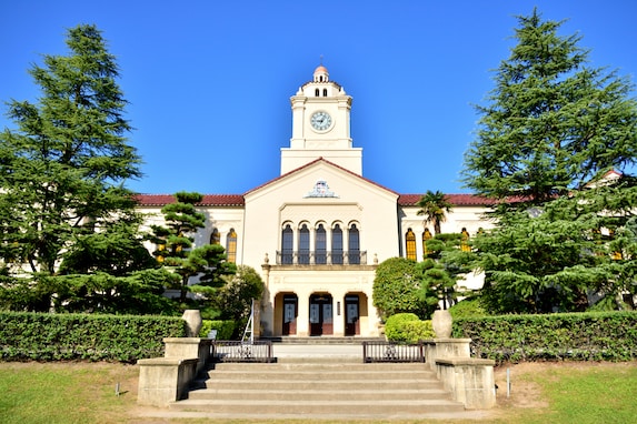 関西の高校生に聞いた「キャンパスが立派な大学」ランキング！ 3位 同志社大、2位 関西学院大、1位は？