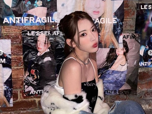 宮脇咲良、胸元ちらりなタンクトップ姿披露！ 「セクシーすぎ」「カッコイイねぇ!!」