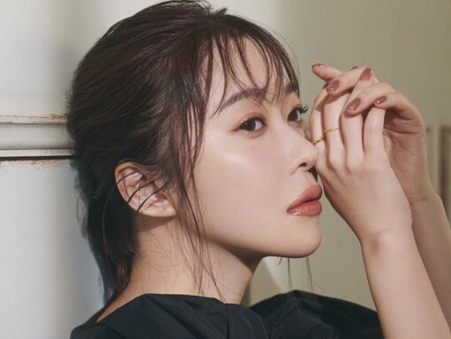 指原莉乃、「大人の色気全開」美しい横顔ショット披露！ 「濡れ感がいい。セクシー」「めっちゃ可愛い」