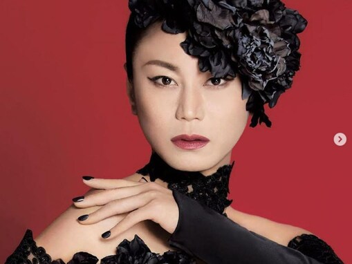 氷川きよし、ばっちりメイクの美しすぎる肩出しドレス姿を披露！ 休養前のラストアルバムを発売