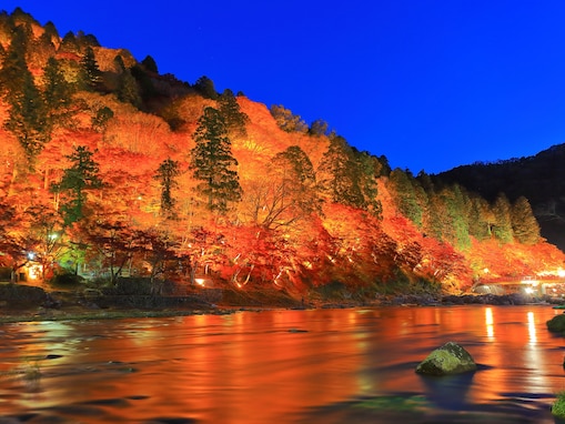 【日本の絶景クイズ】美しい紅葉が彩る原風景を見られるのはどの都道府県？