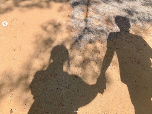 手島優、一般男性との結婚を手つなぎツーショットで報告！ 「愛くるしい笑顔がとても素敵です」とのろける