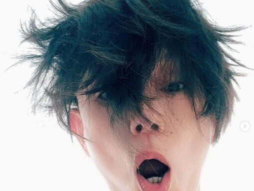 「菅田将暉さんかと」夏木マリ、髪の毛大爆発の寝ぐせ披露で「ジャニーズの方かと思いました」「肌綺麗すぎ」