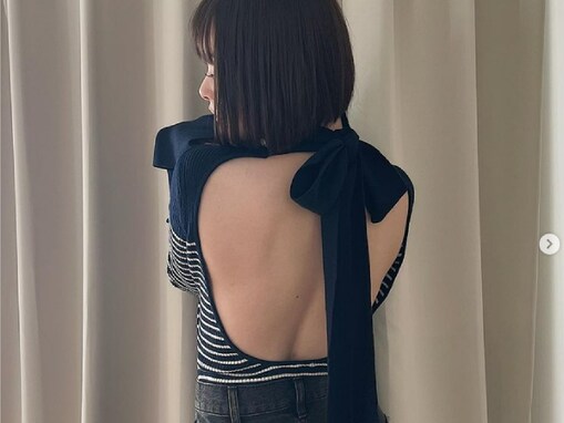 玉城ティナ、背中丸見えファッション披露！ 「キレイな背中　これは惚れる」「美しいお背中にドキドキ」