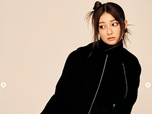 吉川愛、絶対領域ちらりなモデルショット公開！ 「いつもよりもっと大人っぽく見える」「なんとなく平成感」