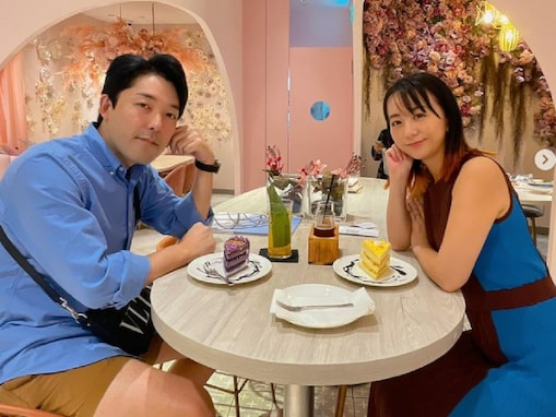 福田萌、“ベルばらみたいな”カフェで夫と最新ツーショット！ 「この世界観の中にいる萌さん素敵です」
