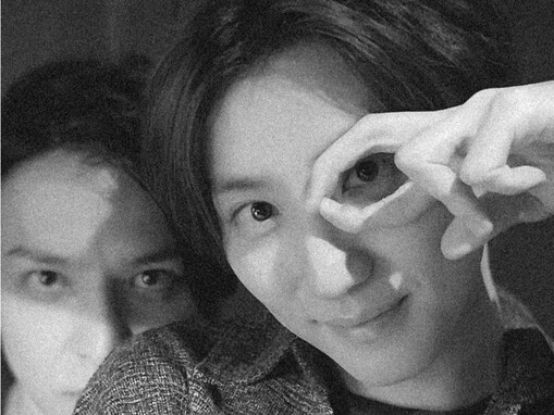 生田斗真、SixTONES・京本大我と“ラブラブ”ツーショット！ 「デートですか？」「エモいとはこのこと」