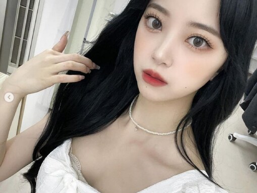 「プリンセスや！」堀未央奈、胸元ちらりなファッション披露！ 「大人っぽい、セクシー」「可愛いすぎ、、、」