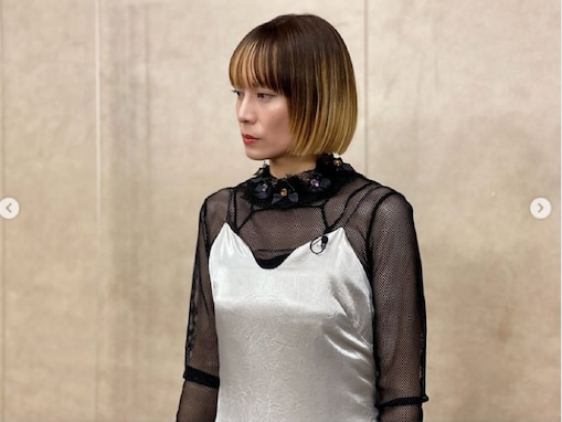 柴咲コウ、個性的ドレスの大胆スリットから生脚あらわに！ 「めっちゃ美しい…唇もセクシー」「むちゃくちゃ素敵」