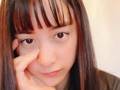 山本美月、久しぶりの前髪ぱっつんヘアが「かわいい」と話題！ 「めちゃ良きーっ」「こんなアップに耐える美貌」