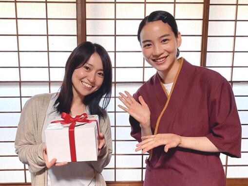 のん（能年玲奈）、大島優子との美人姉妹ツーショットに反響！ 「本当の姉妹みたい」「どっちもカワイイわ！」