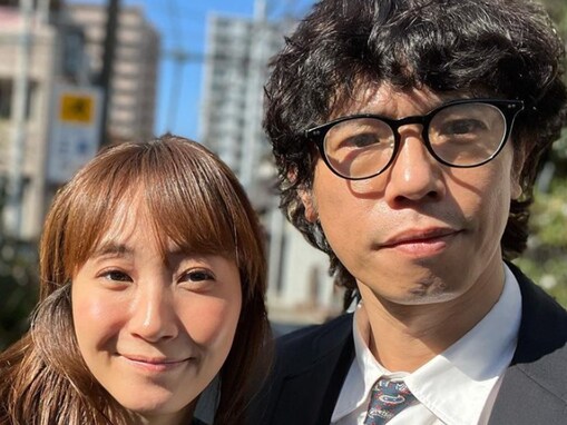 庄司智春、妻・藤本美貴と子どもの学校行事で夫婦ツーショット！ 「オシャレな夫婦」「仲良し夫婦で理想すぎます」