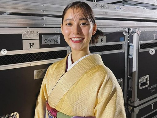 新木優子、TGCオフショットで着物姿を披露！ 「美しい！顔小さい！」「日本の女性の代表的感が最高ですね」
