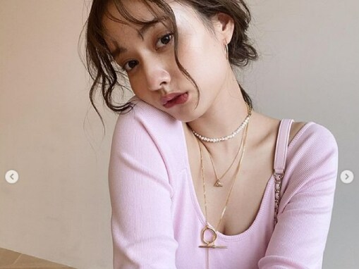 谷まりあ、谷間ちらりなファッション披露！ 「ほんまスタイル抜群」「めっちゃめちゃ色っぽくて大人っぽくて」