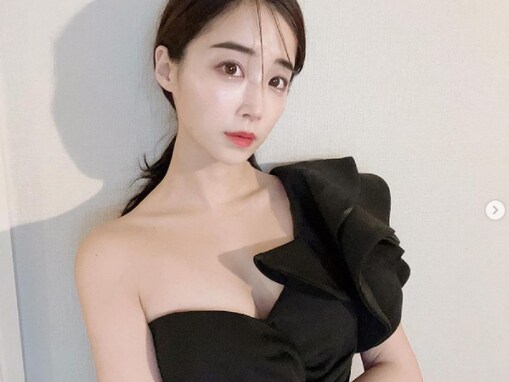 休井美郷、谷間ちらりなドレス姿を披露も「これを結婚式の列席者として着るのは、、、」と波紋を呼ぶ