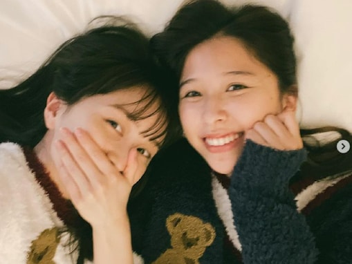 「彼氏!?って思った」ももクロ百田夏菜子、すっぴん？ でベッドに寝転ぶツーショット！ 「突然の夫婦写真」