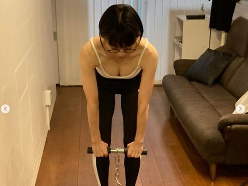 「胸チラたまらん」時東ぁみ、「乳にしか目が行きません」ショット公開！ 「セクシーで、めっちゃ美しいですね」