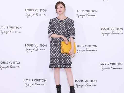 白石麻衣、ルイ・ヴィトンのワンピースで美脚あらわに！ 「すごいゴージャス感と透明感」「似合いすぎるだろw」